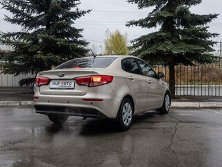 2015 Kia Rio III Рестайлинг, бежевый, 1085000 рублей, вид 4