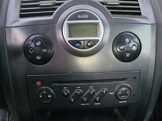 2008 Renault Megane II Рестайлинг, чёрный, 330000 рублей, вид 3