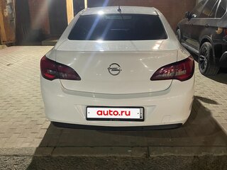 2013 Opel Astra J Рестайлинг, белый, 750000 рублей, вид 4