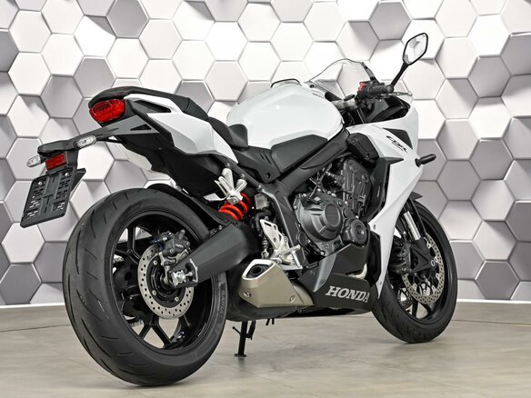 2023 Honda CBR 650R, белый, 999000 рублей - вид 6