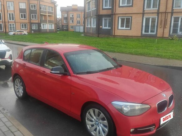 2013 BMW 1 серии 118i II (F20/F21), красный, 890000 рублей - вид 5