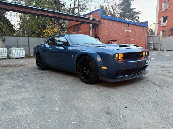 2020 Dodge Challenger SRT III Рестайлинг 2, синий, 5750000 рублей - вид 3
