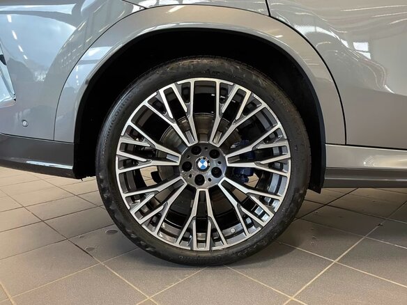 2025 BMW X6 40d III (G06) Рестайлинг, серый, 12500000 рублей - вид 9