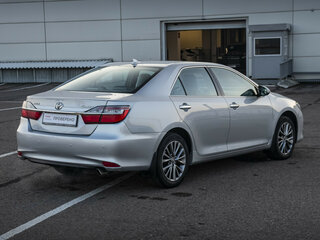 2016 Toyota Camry VII (XV50) Рестайлинг, серебристый, 2547000 рублей, вид 5