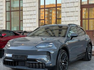2026 Porsche Cayenne Electric IV, серый, 24000000 рублей, вид 5