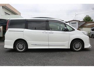 2021 Toyota Noah III (R80) Рестайлинг, белый, 2050000 рублей, вид 4