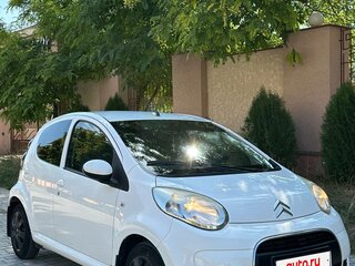 2010 Citroen C1 I Рестайлинг, белый, 580000 рублей, вид 5