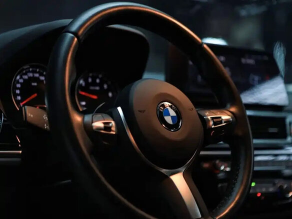 2023 BMW 1 серии 120i III (F52) Рестайлинг, белый - вид 11