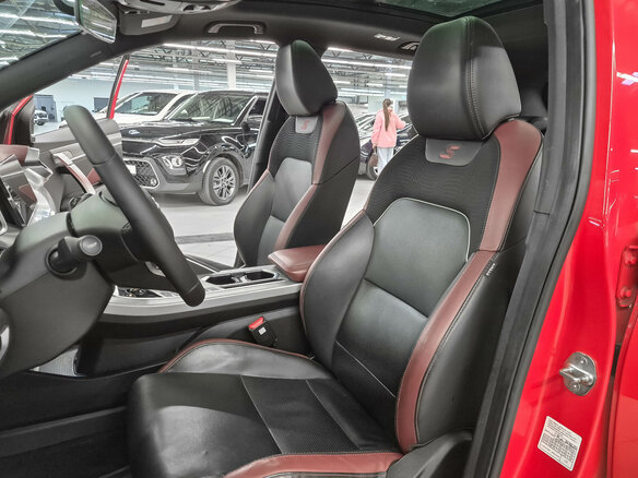 2022 Geely Coolray I, красный, 1349000 рублей - вид 5