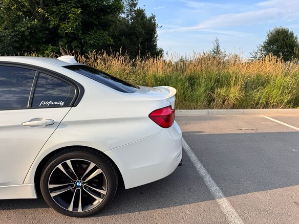 2016 BMW 3 серии 320d xDrive VI (F3x) Рестайлинг, белый, 2200000 рублей