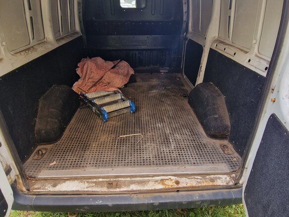 2010 Ford Transit, белый, 700000 рублей - вид 10