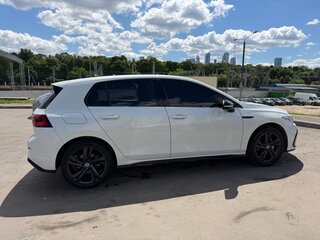 2021 Volkswagen Golf VIII, белый, 2550000 рублей, вид 4