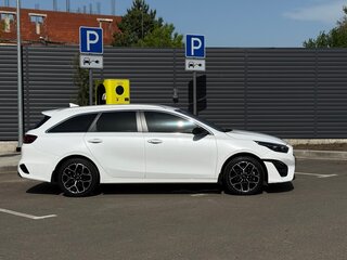 2021 Kia Ceed III Рестайлинг, белый, 2300000 рублей, вид 4