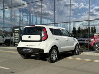 2017 Kia Soul II Рестайлинг, белый, 1290000 рублей, вид 4