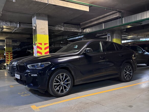 2021 BMW X6 40i III (G06), чёрный, 7750000 рублей - вид 31