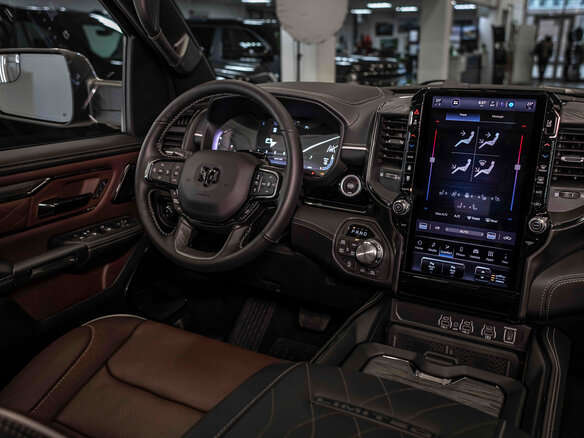 2026 Ram 1500 Crew Cab eTorque V Рестайлинг, серый, 11062679 рублей - вид 28
