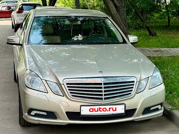 2010 Mercedes-Benz E-Класс 300 IV (W212, S212, C207), бежевый, 1480000 рублей