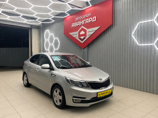 2015 Kia Rio III, серебристый, 750000 рублей, вид 2
