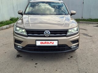 2017 Volkswagen Tiguan II, бежевый, 2100000 рублей, вид 1