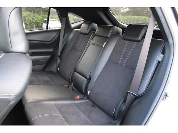 2017 Toyota Harrier III (XU60) Рестайлинг, белый, 2400000 рублей - вид 28