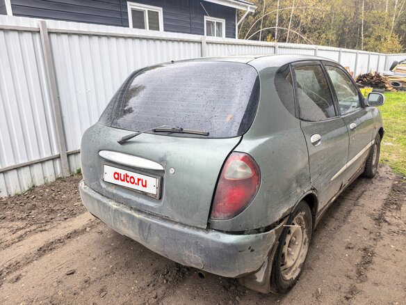 1999 Daihatsu Sirion I (M1), зелёный, 110000 рублей - вид 1