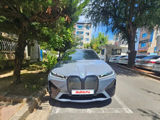 2025 BMW iX xDrive50 I (I20), серый, 8200777 рублей, вид 3