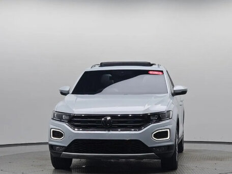 2021 Volkswagen T-Roc I, серебристый, 2190000 рублей, вид 2