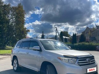 2011 Toyota Highlander II (XU40) Рестайлинг, серебристый, 1900000 рублей, вид 2