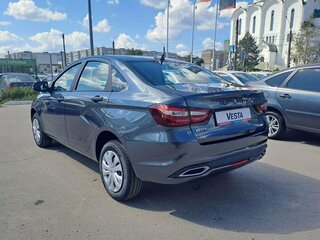 2026 Lada (ВАЗ) Vesta I Рестайлинг (NG), серый, 1751000 рублей, вид 3