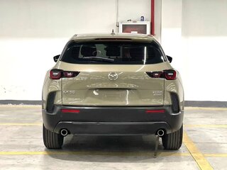 2023 Mazda CX-50, бежевый, 3050000 рублей, вид 3