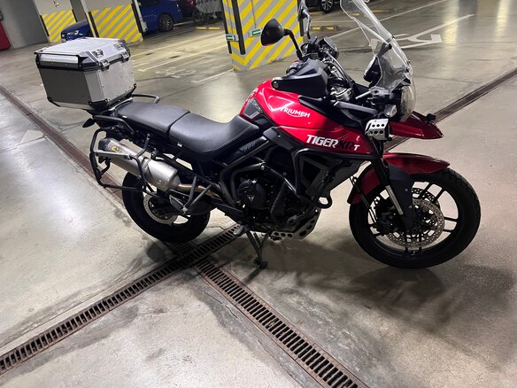 2017 Triumph Tiger 800, красный, 900000 рублей - вид 1