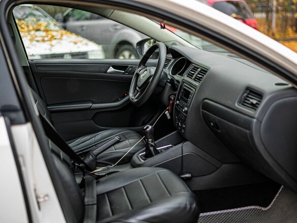 2015 Volkswagen Jetta VI Рестайлинг, белый, 590000 рублей - вид 11