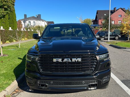 2025 Ram 1500 Crew Cab V Рестайлинг, чёрный, 6350000 рублей, вид 3