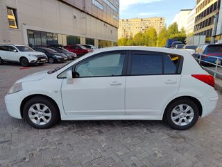 2012 Nissan Tiida I Рестайлинг, белый, 815000 рублей, вид 5