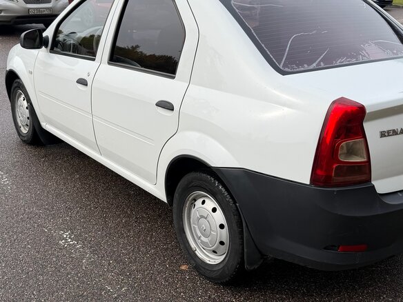 2011 Renault Logan I Рестайлинг, белый, 400000 рублей - вид 5