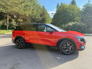 2022 Audi Q5 e-tron 50, красный, 4650000 рублей, вид 4