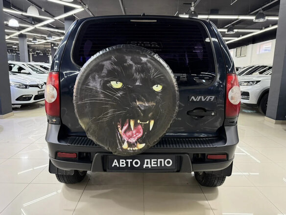 2011 Chevrolet Niva I Рестайлинг, чёрный, 270000 рублей - вид 4