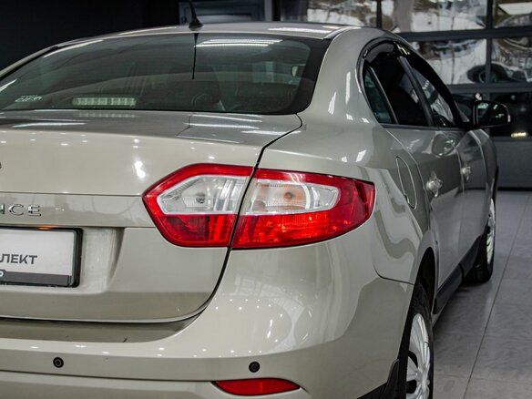 2013 Renault Fluence I Рестайлинг, бежевый, 700000 рублей - вид 10