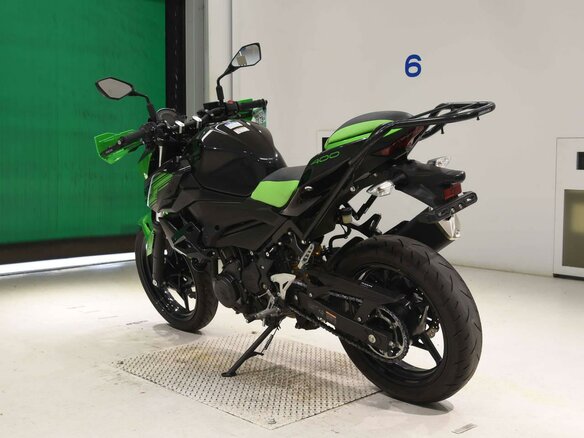 2025 Kawasaki Z 400, чёрный, 675000 рублей - вид 5