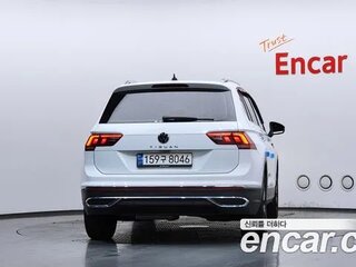 2022 Volkswagen Tiguan Allspace II Рестайлинг, белый, 3010530 рублей, вид 4