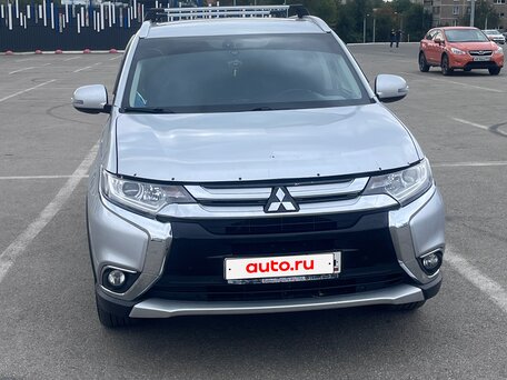 2018 Mitsubishi Outlander III Рестайлинг 2, серебристый, 2090000 рублей, вид 1