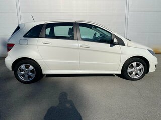 2011 Mercedes-Benz B-Класс 180 I (W245) Рестайлинг, белый, 795000 рублей, вид 5