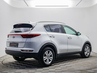 2017 Kia Sportage IV, белый, 1915000 рублей, вид 5