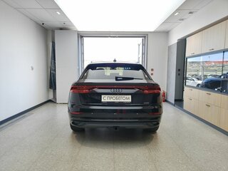 2019 Audi Q8 55 TFSI I (4M), чёрный, 4970000 рублей, вид 5