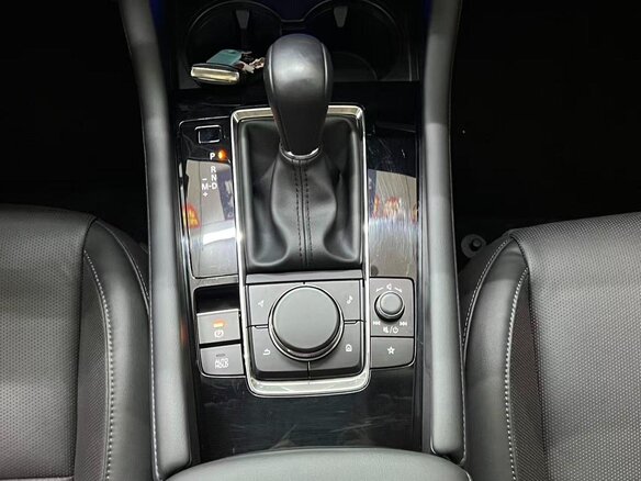 2023 Mazda 3 Axela IV (BP), красный, 1340000 рублей - вид 13