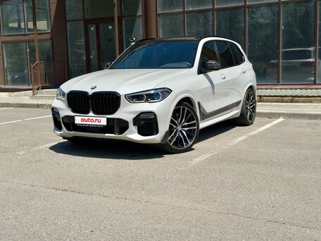 2019 BMW X5 50i IV (G05/G18), белый, 6950000 рублей, вид 2