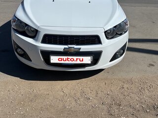 2015 Chevrolet Aveo II, белый, 850000 рублей, вид 2