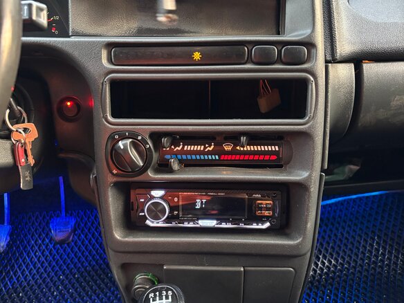 2001 Lada (ВАЗ) 2115, серебристый, 120000 рублей - вид 13