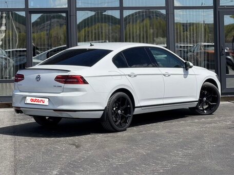 2017 Volkswagen Passat B8, белый, 1910000 рублей, вид 4
