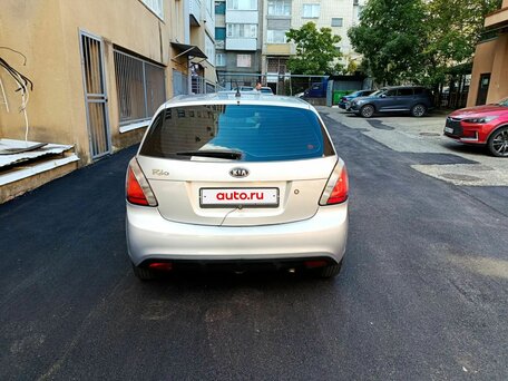 2009 Kia Rio II Рестайлинг, серебристый, 440000 рублей, вид 2